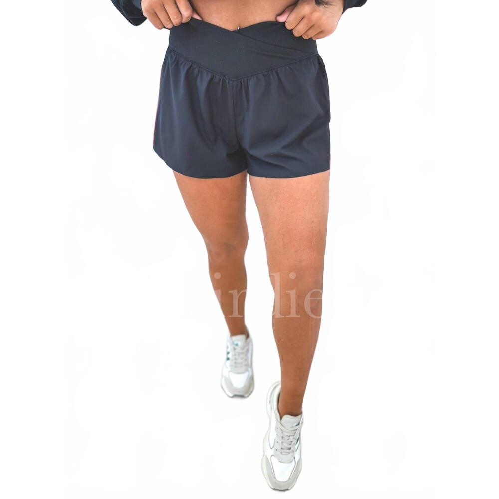 NEW BIRDIE crossover lined active shorts in black